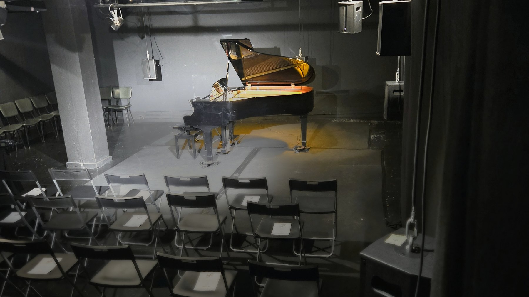Sala preparada para recital de piano SoloPiano